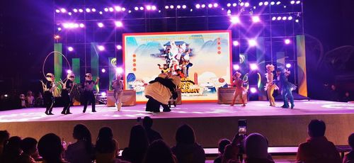 龙泉驿区戏剧展演季盛大启幕 月享艺术精品演出季暨熊猫主题餐厅开业